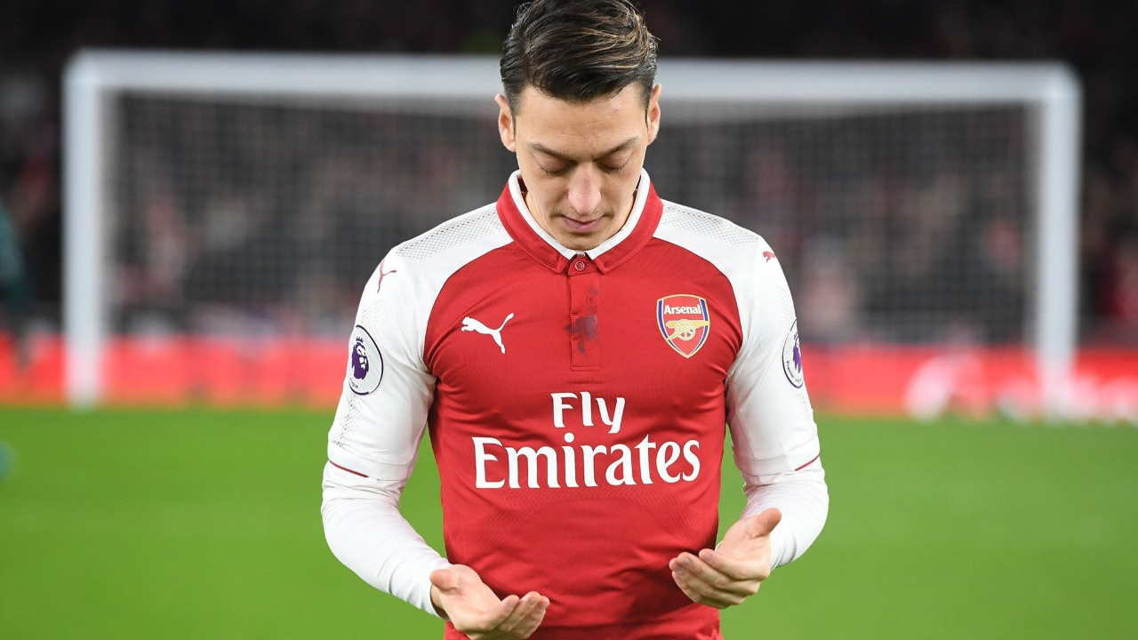 Mesut Özil maç kadrosuna alınmadı!
