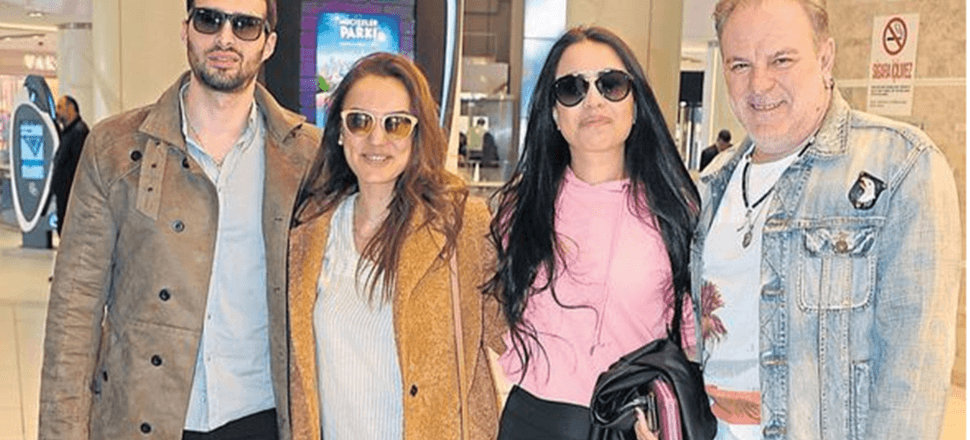 Yeni sevgilisini eski kocasıyla tanıştırdı...