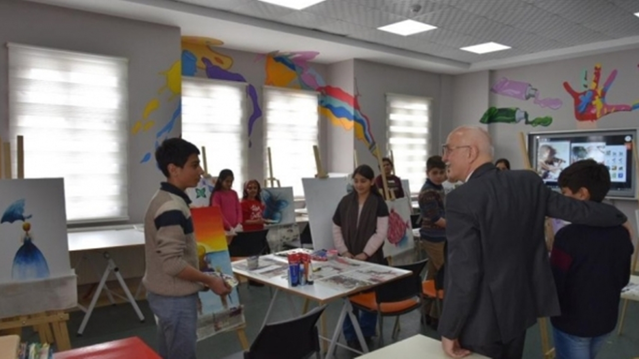 Ağrı'da Bakan Yardımcısı Tayyip Sabri Erdil, Ekeşkirt’te incelemelerde bulundu
