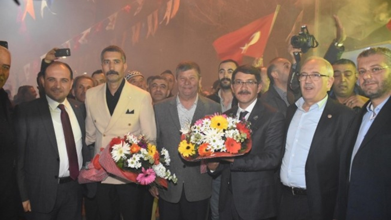 Bursa'da Başkan Ömer Faruk Çelik Kuşlubahçe’de destek istedi