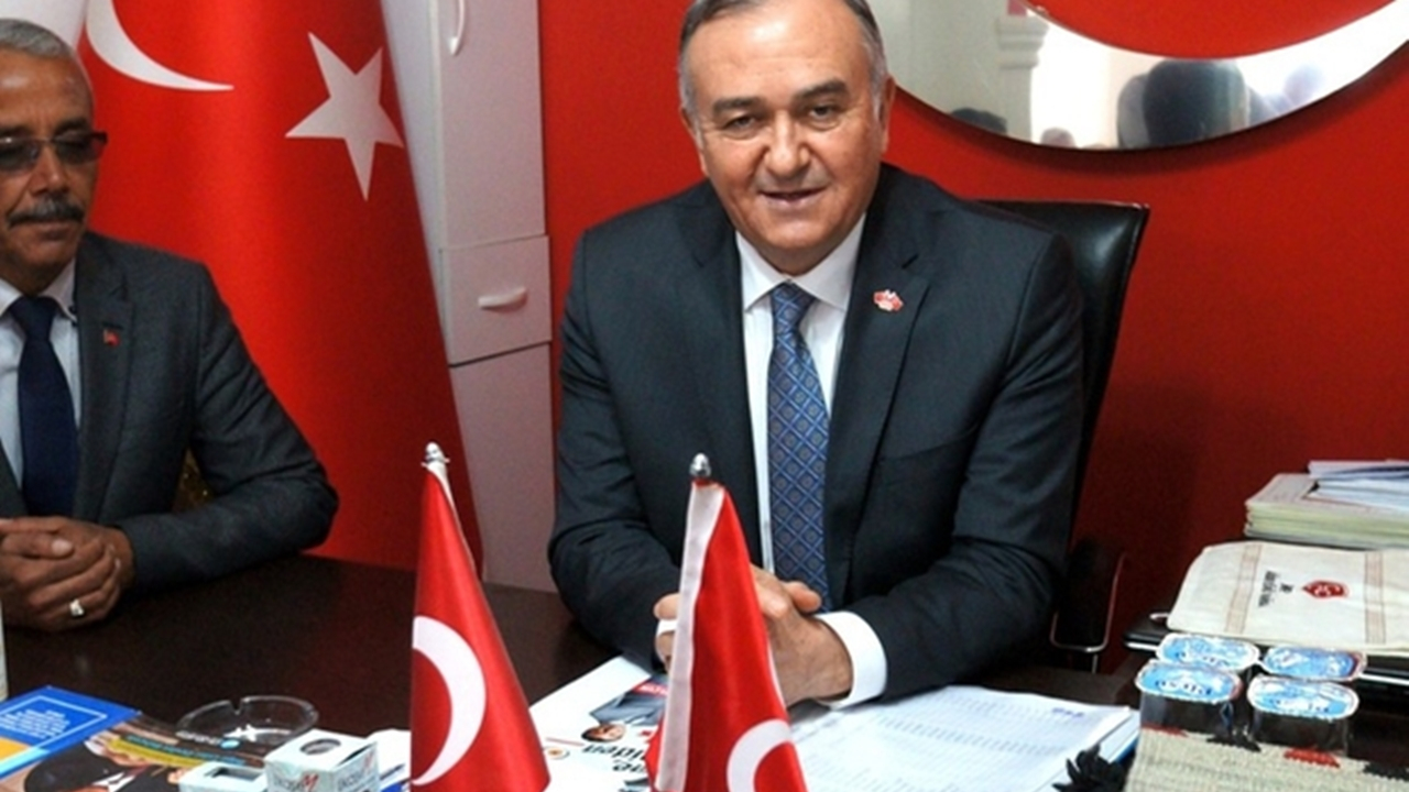 Manisa'da Erkan Akçay geleceği göremeyen siyasetçi kör siyasetçidir