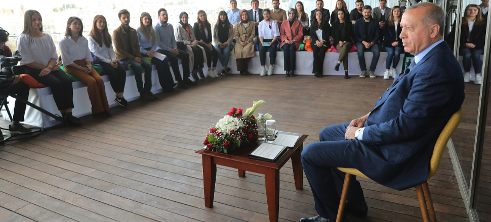 Erdoğan'dan gençlere: Türk Lirası biriktirin!