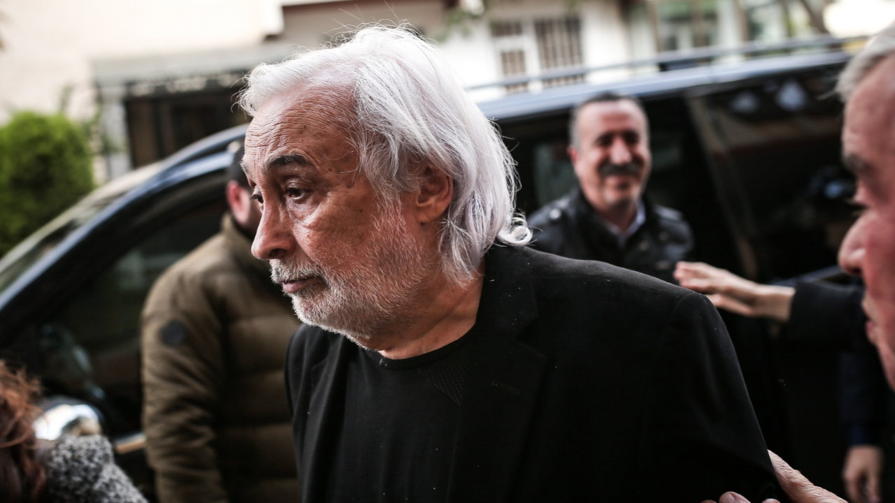 Müjdat Gezen'den Abdülhamid'in torununa tazminat!