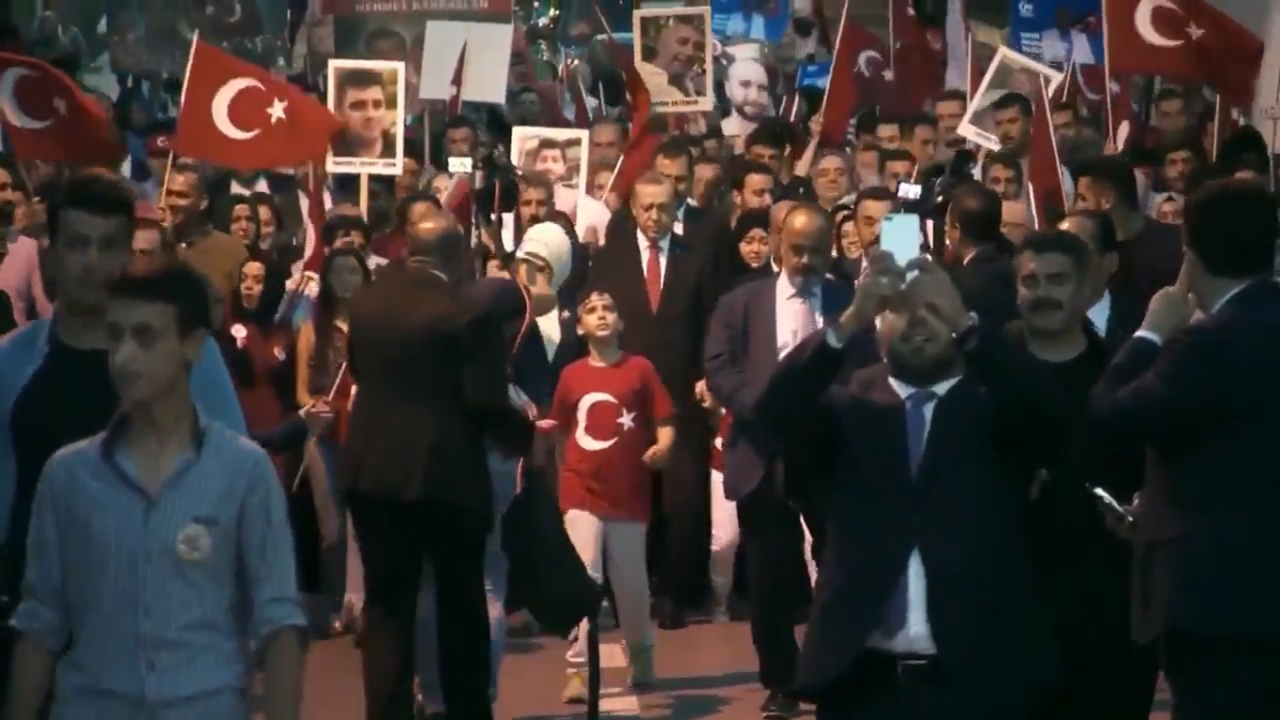 AK Parti'den yeni tanıtım filmi...