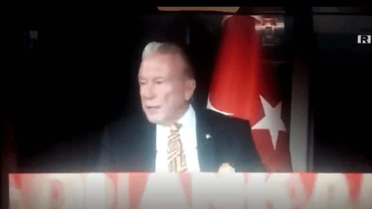 Büyük skandal! Gezen yazdı, Dündar okudu...