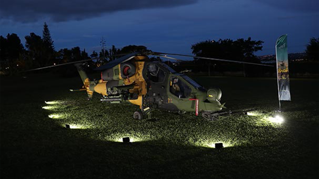 Brezilya'da Atak helikopteriyle gösteri uçuşu yapıldı