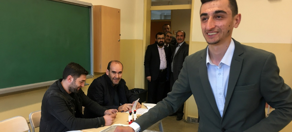 İP'li kadının hakaret ettiği Yusuf oyunu kullandı!