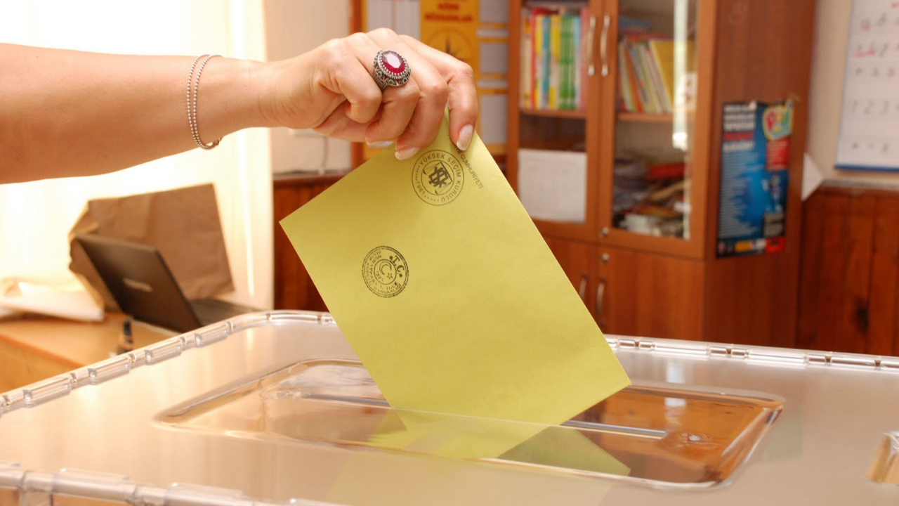 Oy pusulaları ve görevliler jandarmaya emanet edildi!