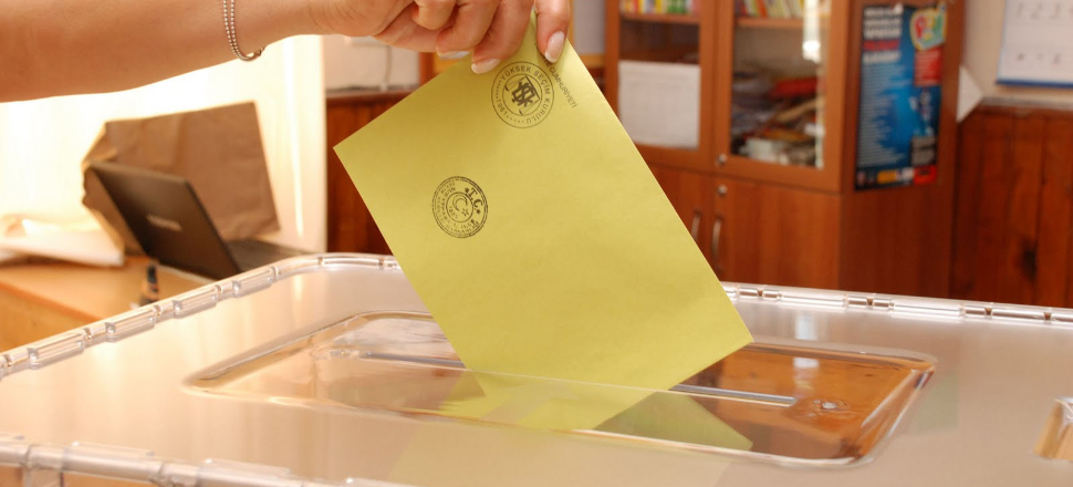 Oy pusulaları ve görevliler jandarmaya emanet edildi!
