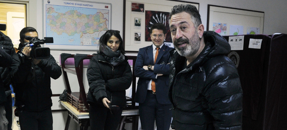 En keyifli oy Cem Yılmaz'ın sandığından çıktı!