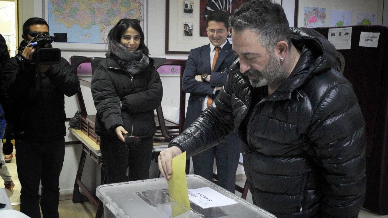 Cem Yılmaz: Sandık başında kırıp geçirmedim!