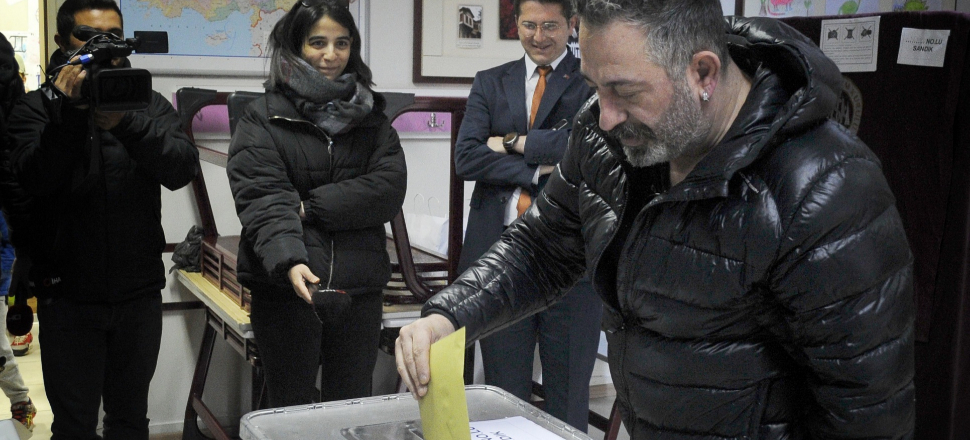 Cem Yılmaz: Sandık başında kırıp geçirmedim!