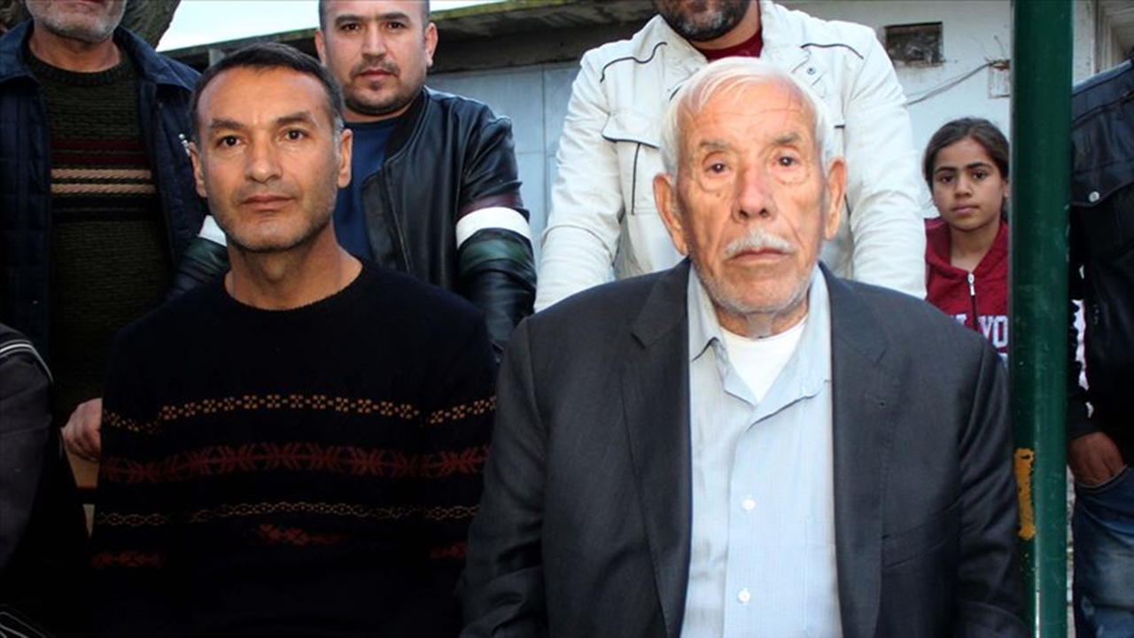 Türkiye'nin en yaşlı muhtarı yeniden seçildi...