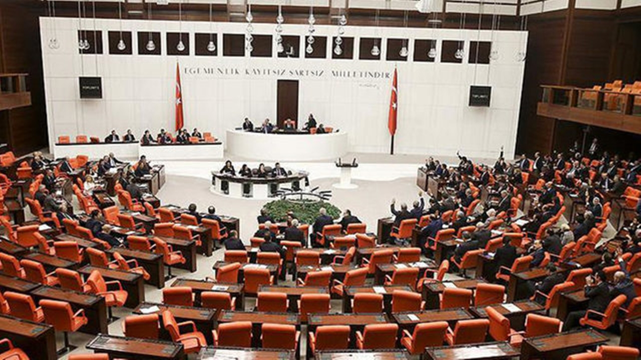 Ankara'da YSK Başkanı Sadi Güven: "Kesinti olup giderildi"