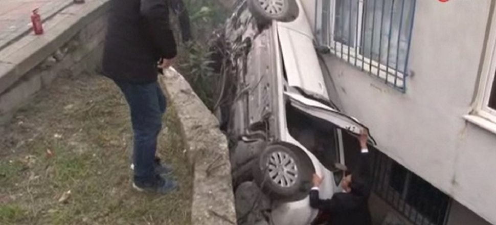 Erdoğan'ın oy kullanacağı okulun yanında panik!