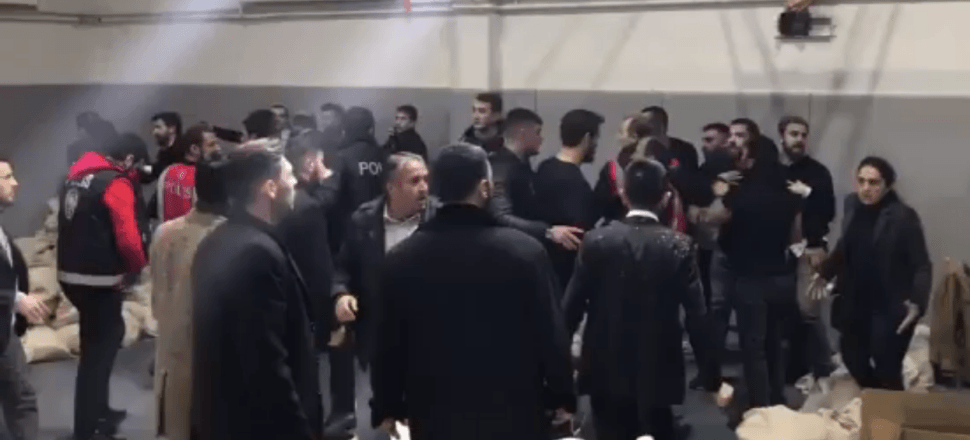 Üsküdar ilçe seçim kurulunda kavga çıktı!