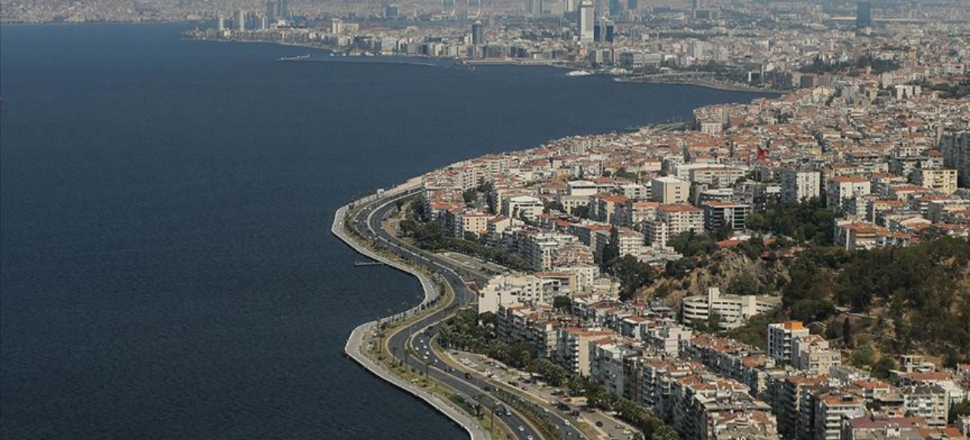 İzmir'de AK Parti CHP'ye 2 ilçeyi verdi, 2 aldı