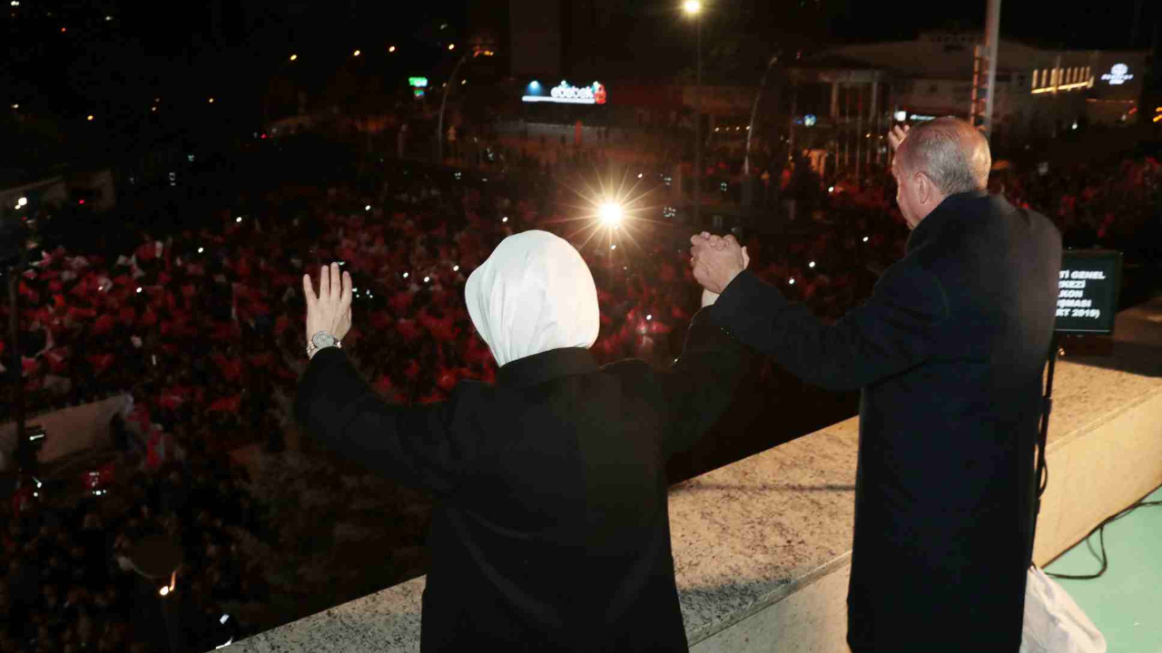 AK Parti İstanbul'u o listeye eklemedi!