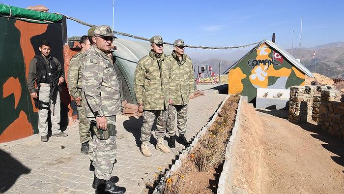 Org. Akar Şırnak, Hakkari ve Van'da birlikleri denetledi