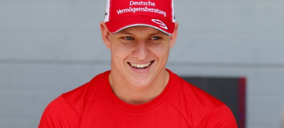 Mick Schumacher, Ferrari ile teste çıktı!