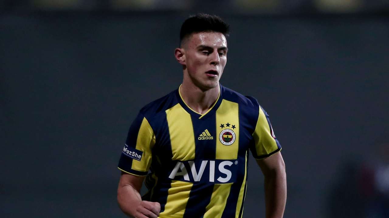 Eljif Elmas uçak biletini paylaştı!