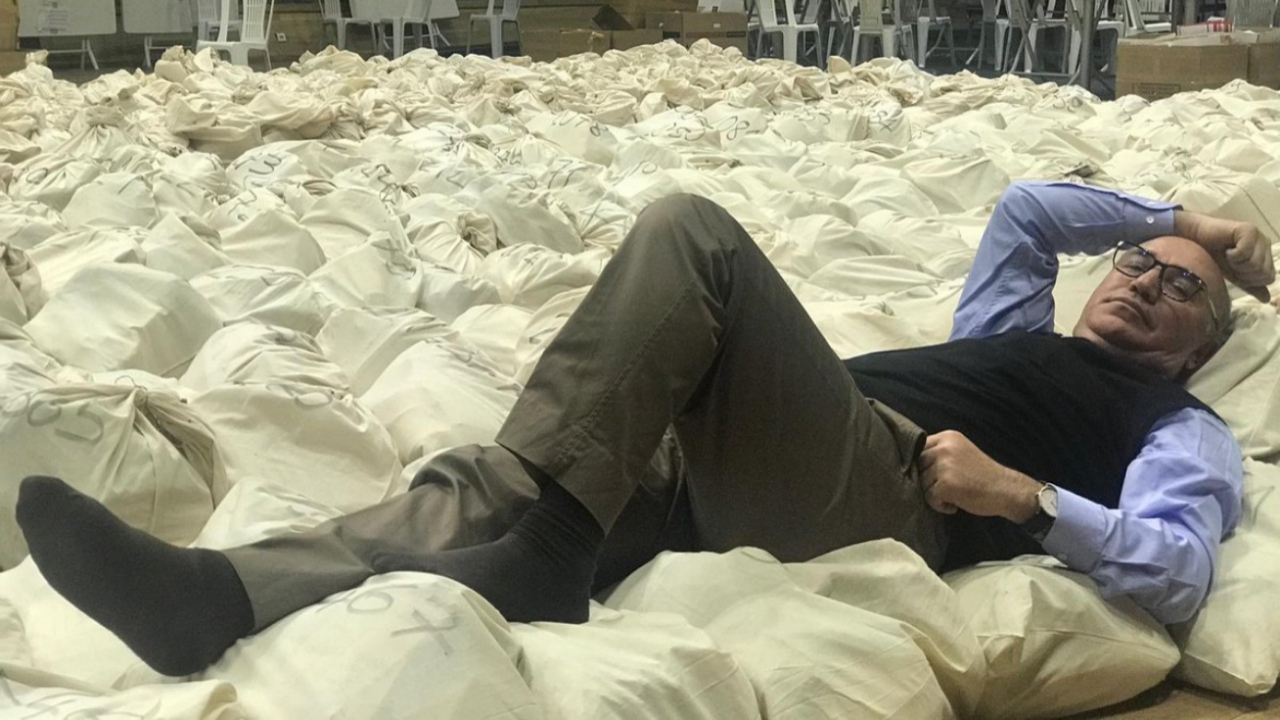 Mahmut Tanal'ın seçim pozu tepki çekti!