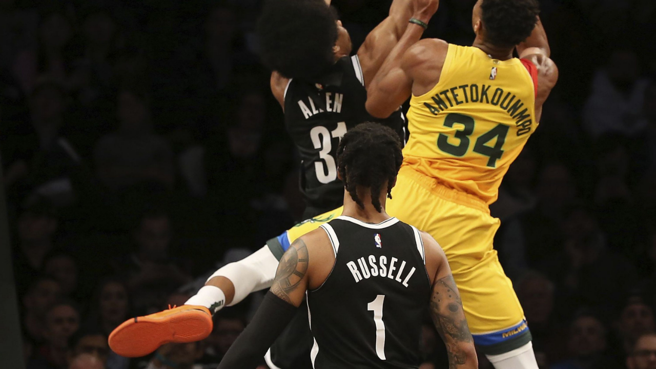 Bucks'ı Antetokounmpo taşıdı!
