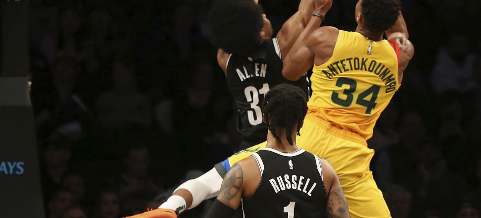 Bucks'ı Antetokounmpo taşıdı!