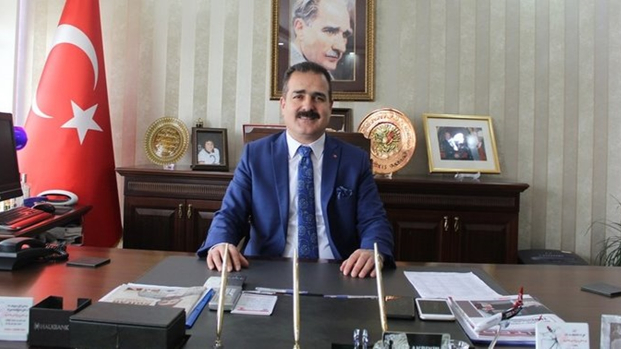 Hakkari'de Otizmli çocuklardan Vali İdris Akbıyık’a ziyaret