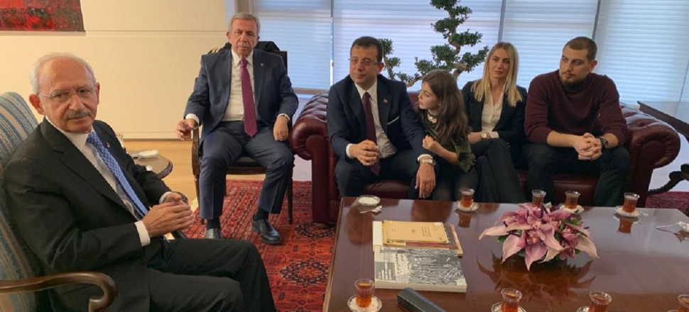 CHP Genel Merkezi'nde sakil görüntü!