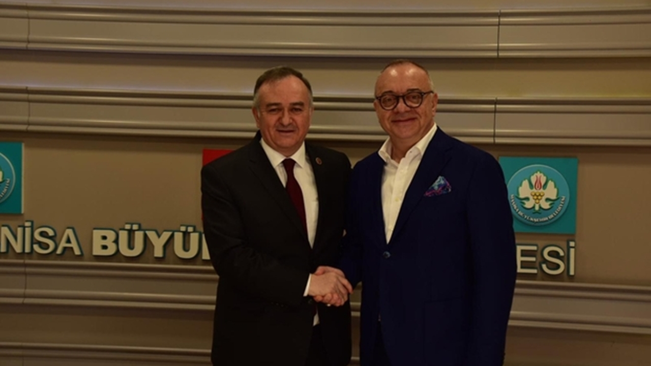 Manisa'da MHP’den Başkan Cengiz Ergün’e tebrik ziyareti