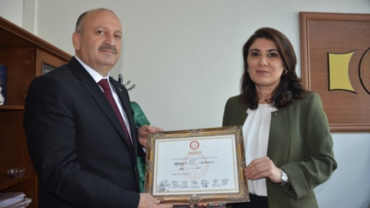 Ordu'da Başkan Hüseyin Tavlı mazbatasını aldı