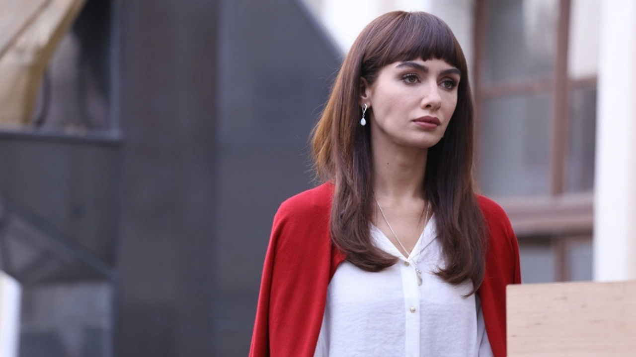 Birce Akalay İstanbul'u terk etti!