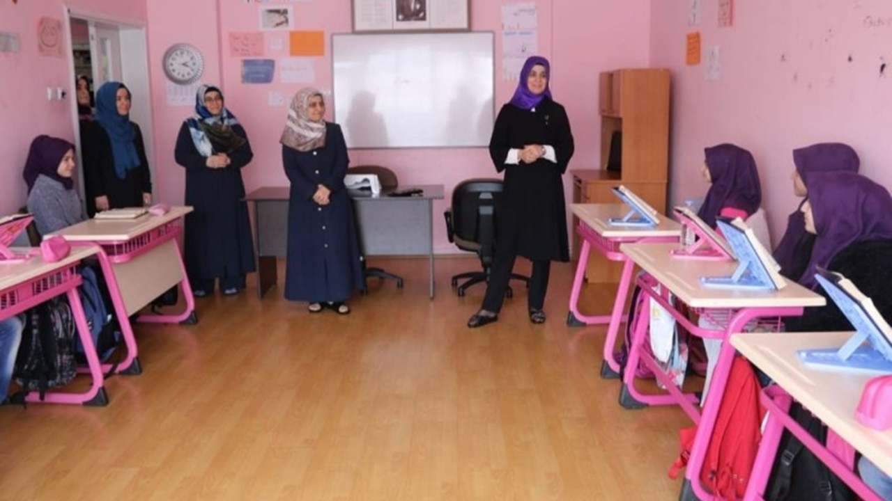 Çorum'da Azime Çiftçi’den kuran kurslarına ziyaret