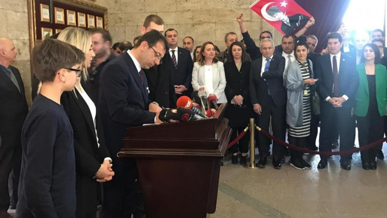 İmamoğlu'nun Anıtkabir ziyareti rahatsızlık yarattı!