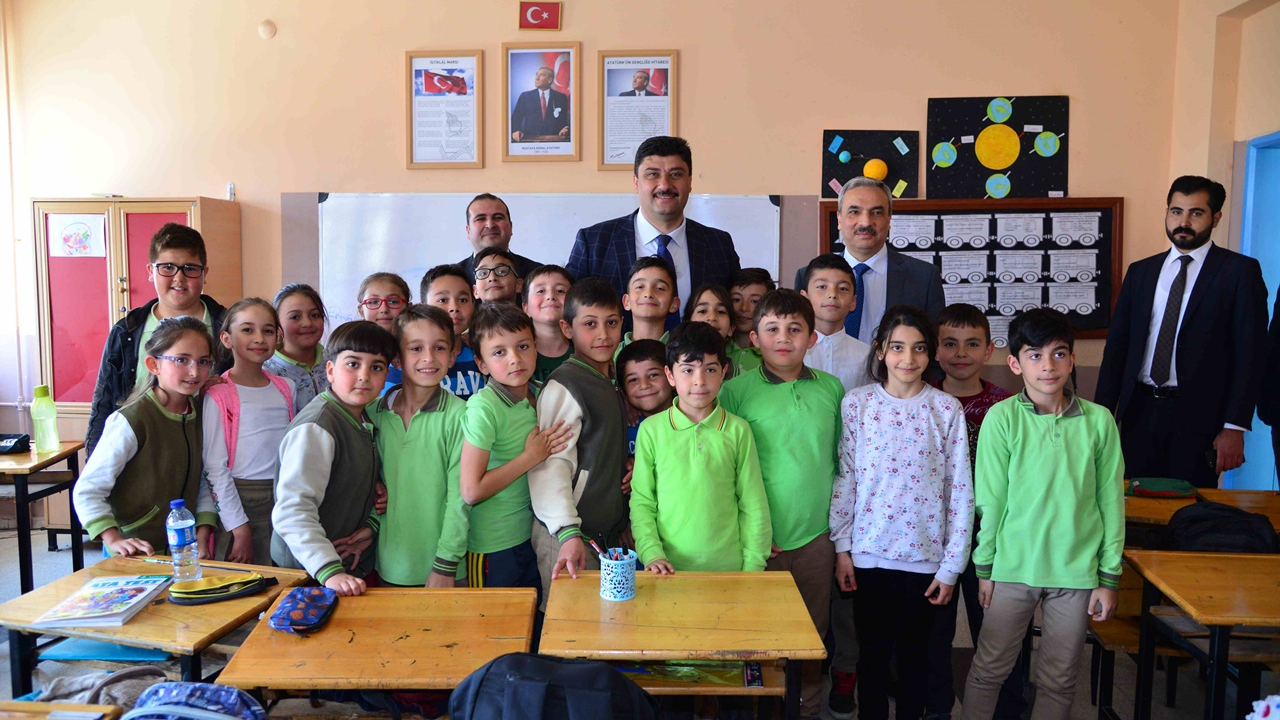“Serhat Öğretmen” öğrencilerle buluştu!