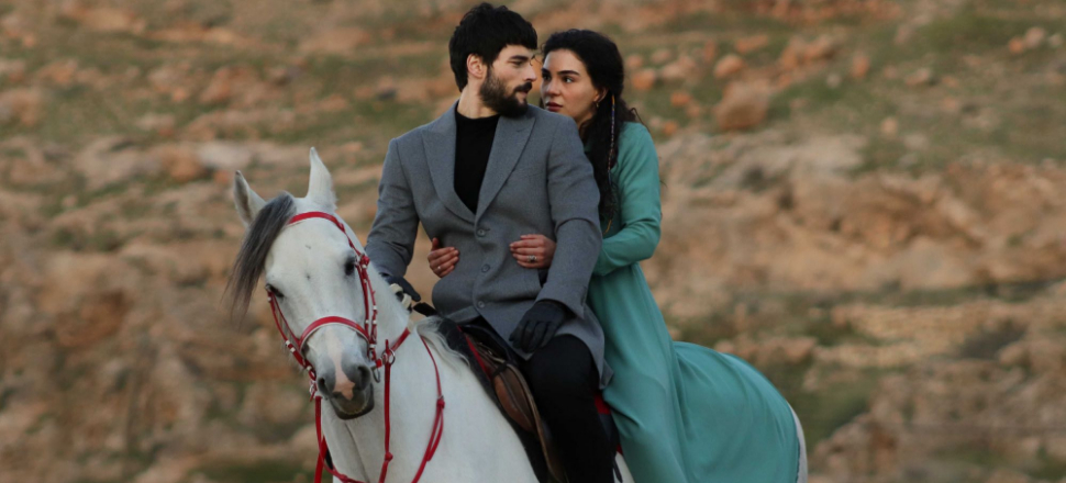 Akın Akınözü'nün sevgilisi bakın kim çıktı!