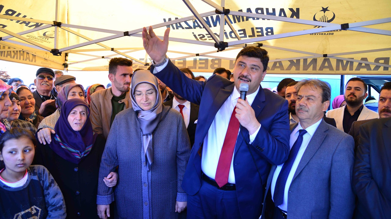 Başkan Oğuz semt pazarını ziyaret etti!