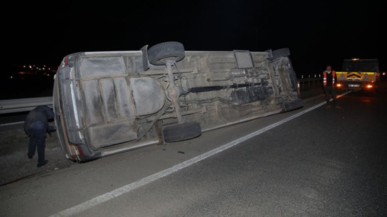Ankara'da yolcu otobüsü devrildi!