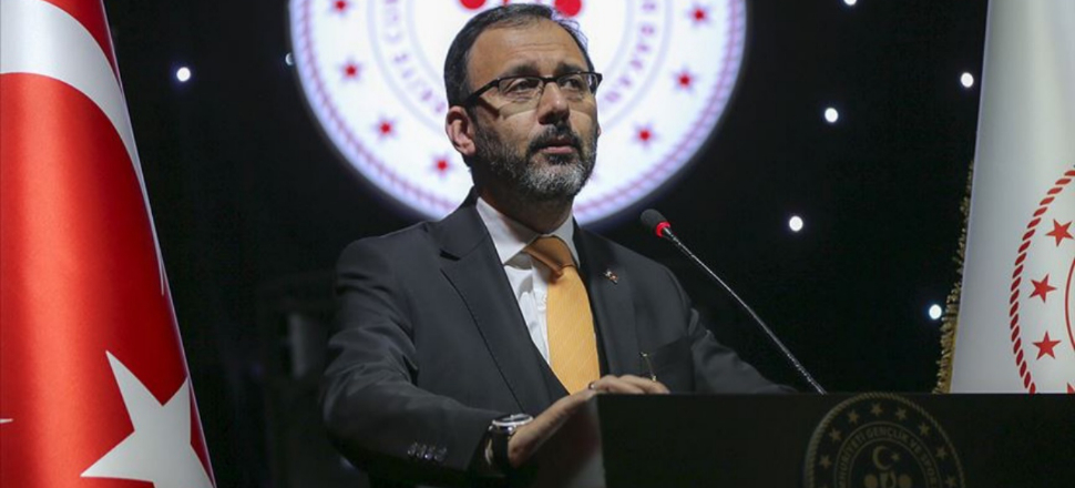 Bakan Kasapoğlu'ndan AA'ya kutlama!