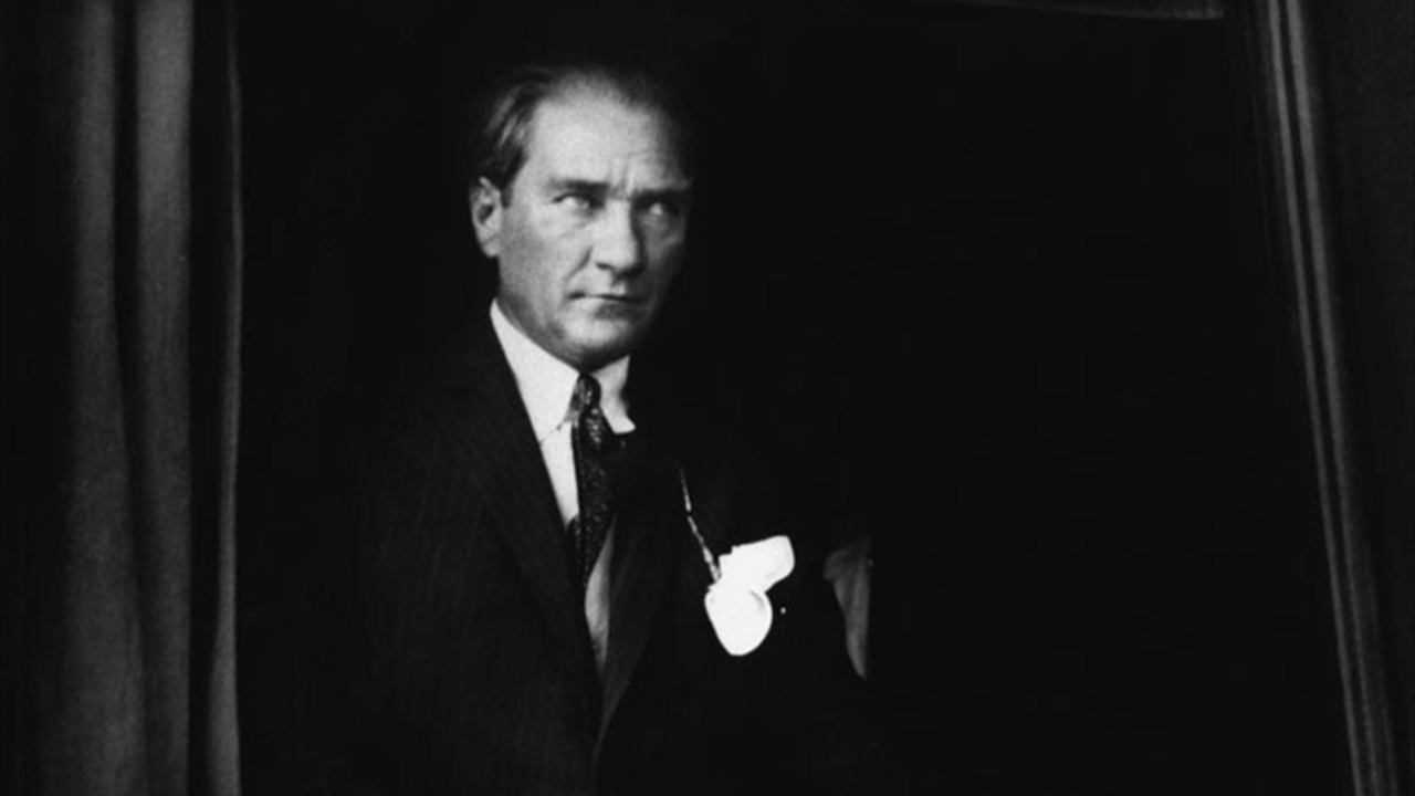 Atatürk'ün iç çamaşırları 1 TL'den satışa çıkarıldı!