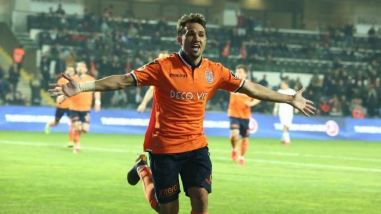 Başakşehir evinde Konyaspor'u rahat geçti!