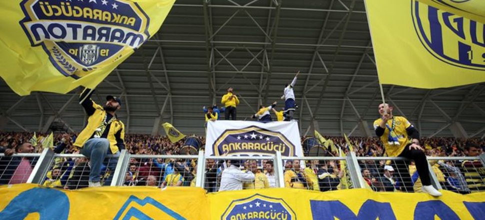 Ankaragücü taraftarından Fenerbahçeli futbolculara şok hareket!