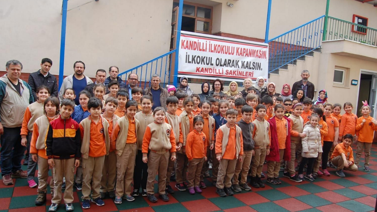 Kandilli'de 'Okulumuz kapatılmasın' nöbeti