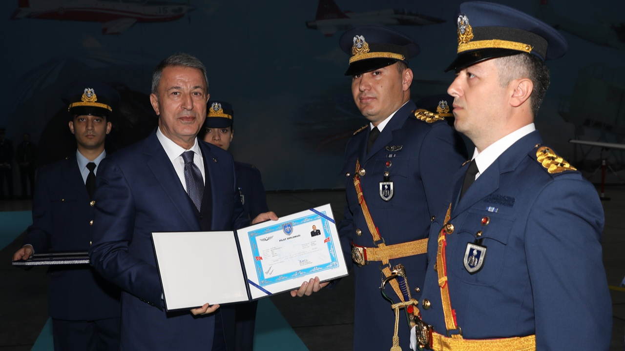 Gökyüzünün yeni bekçileri brövelerini taktı...