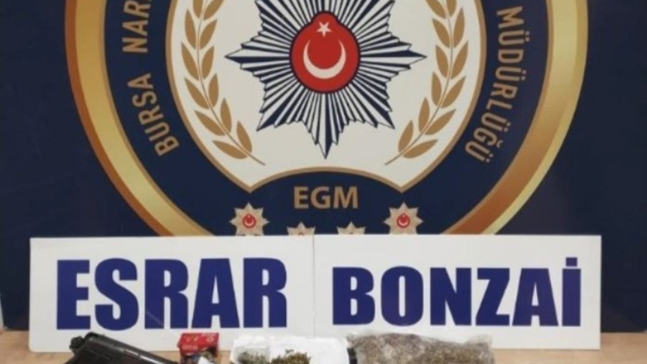 Bursa'da uyuşturucu tacirlerine baskın: 4 tutuklama