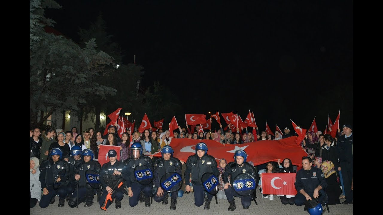 Bolu'da İhbarla çağırdıkları polislere sürpriz yaptılar