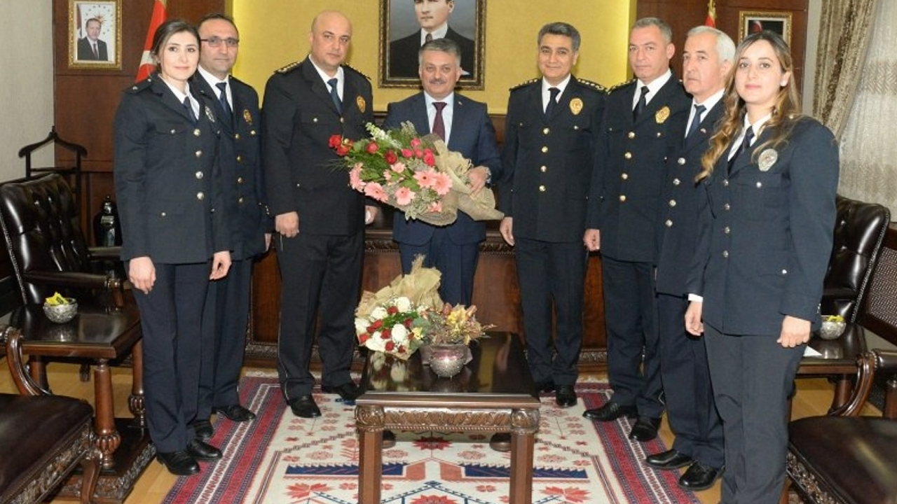 Balıkesir'de polisler Vali Ersin Yazıcı’yı ziyaret etti