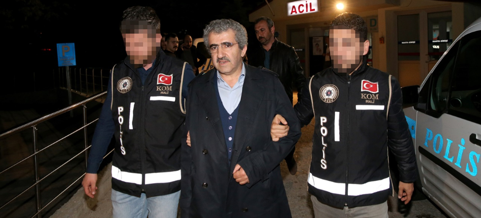 "FETÖ, herkesin kendi önünden komşusunun kapısına süpürdüğü pisliktir."