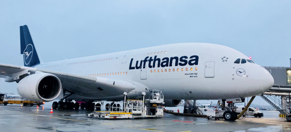 Lufthansa uçağı acil iniş yaptı!
